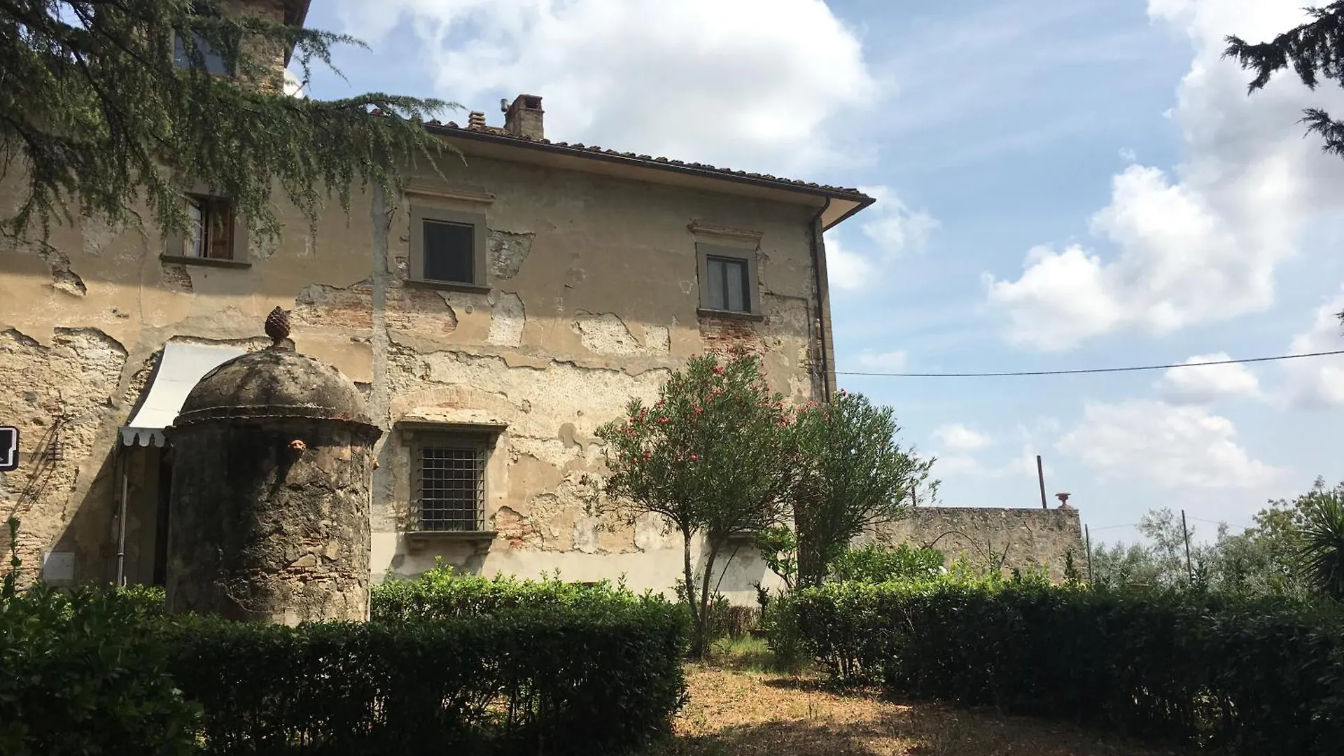 Wine Apartments Florence Lawrence Casignano イタリア